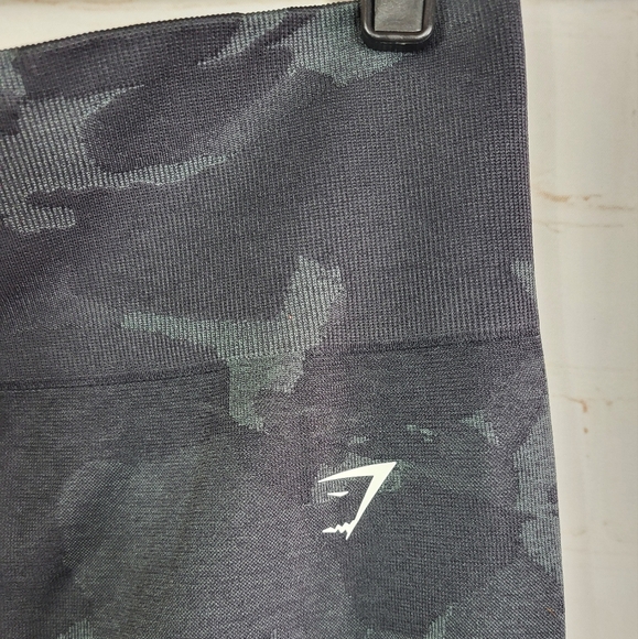 Gymshark Black Camo Leggings - Picture 5 of 13